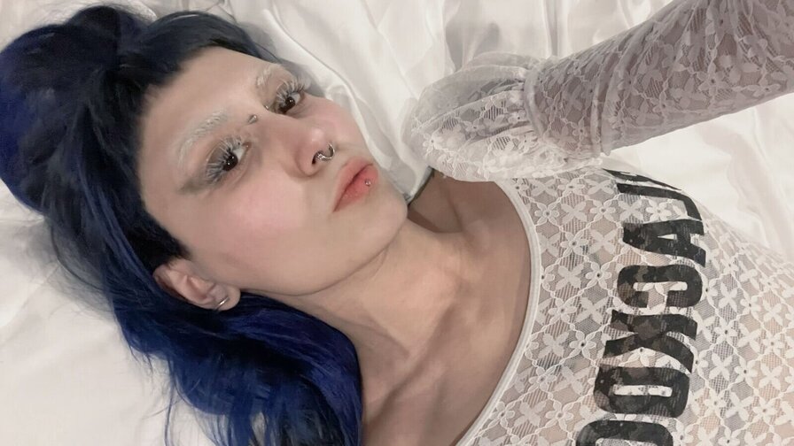 LolaAllien