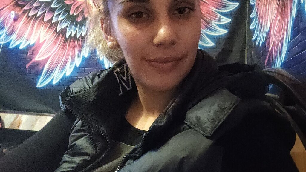 AnnaMarya